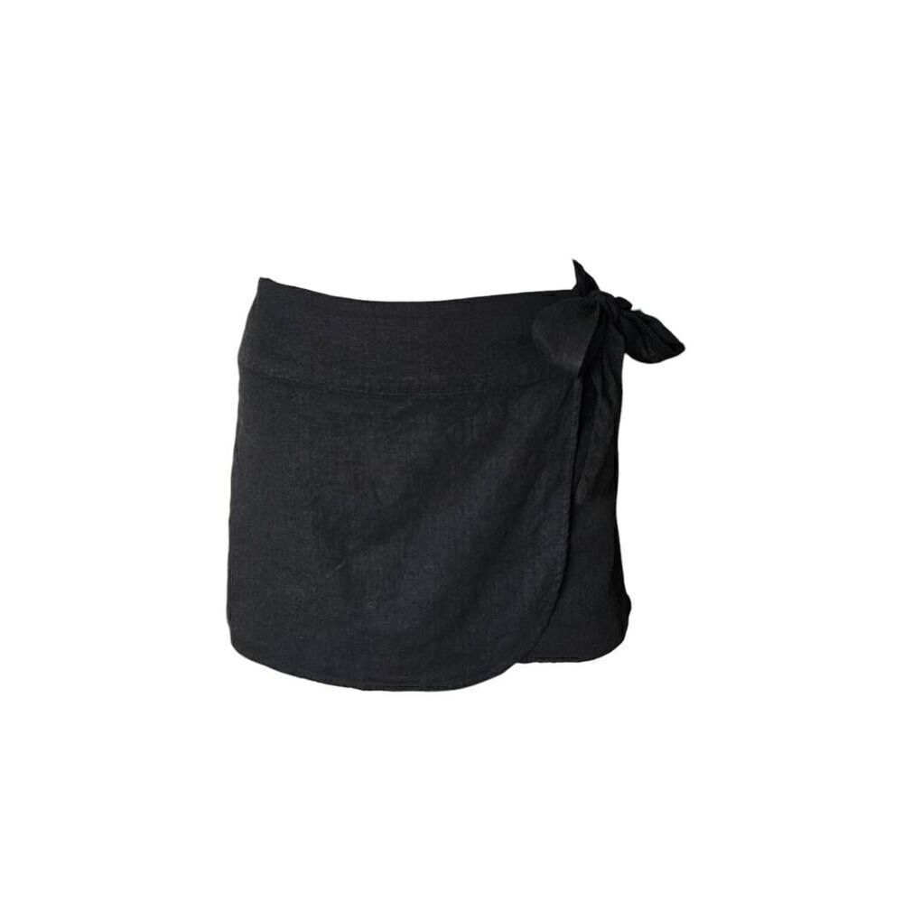 minimalist goth mini skort